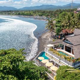 Bombora Medewi, hotel v destinaci Pulukan