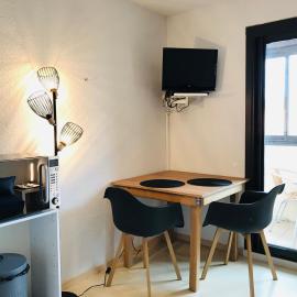 Studio Cabine à 400m Plage avec Piscine, Parking Privé, Proche Commerces à Argelès-sur-Mer - FR-1-776-16