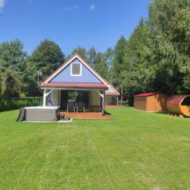 Domek z jacuzzi,kajaki i rowery,sauna -Malinowy Reset, hótel í Szczechy Małe