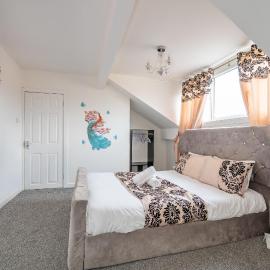 *RA60G* For your most relaxed & Cosy stay + Free Parking + Free Fast WiFi *, hotel in Morley