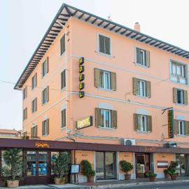 Hotel Il Ponte, hotell i Cecina