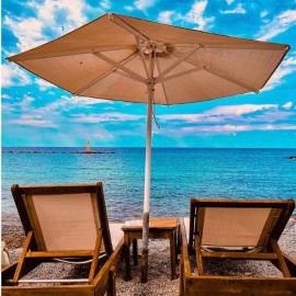 Galazio Seaside Luxury Rooms & Coffee Shop, ξενοδοχείο στον Πλαταμώνα