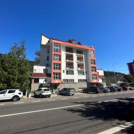Vila Trandafirul si Liliacul、Căciulataのホテル