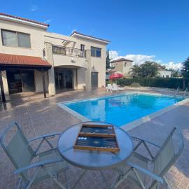 Villa Ariadni, hotelli kohteessa Pissoúri