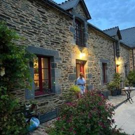 La petite seigneurie de Lourmel، فندق في Carentoir