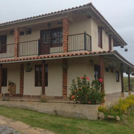 Casa de Campo - Tinjaca Boyacá, хотел в Tinjacá