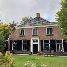 De Lindehoeve Appartement de Pompestraat, hotel v destinaci Vledder