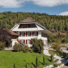 Ferienwohnungen Hotel Eden Spiez, hotel v destinácii Spiez