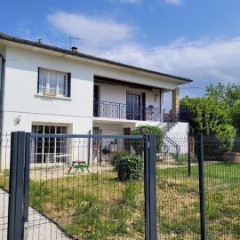 Bonheur des prés, T2 jardin, parking, hotel a Chaponost
