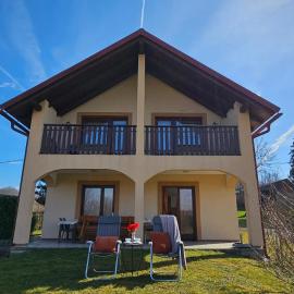 Holiday house and apartments Vale, hotel in Duga Resa