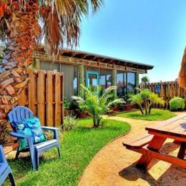 Spanish Village Cottage w private cabana