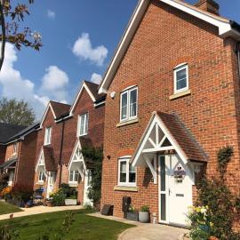 Bright, modern & close to historic town