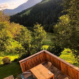 Quiet apartment with a terrace on Organic farm, hotel v destinaci Prevalje
