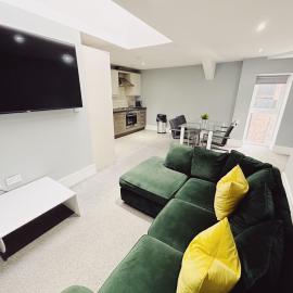 2 Bedroom Apartment in the Heart of Newcastle - Spacious - Sleeps 7, hotel in Newcastle upon Tyne