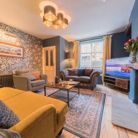 Tastefully decorated family friendly property central Kirkby Lonsdale parking and EV charger