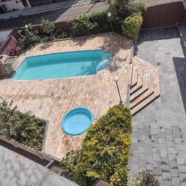 Cobertura duplex piscina churras e 2 vagas super arejado, hotel sa Mongaguá