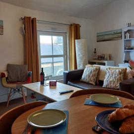 Salt Marsh Apartment، فندق في تيوين