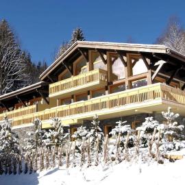 Chalet Serena - luxury 7 Bedroom Chalet, Pool & Spa, hotel a Les Houches