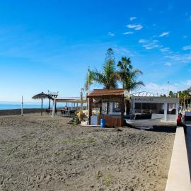 MELOSAS PRIMERA LINEA DE PLAYA - HOME RENt MALAGA, hotel in Torre del Mar