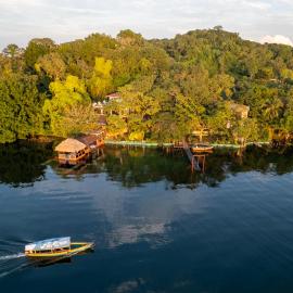 Las Luciernagas Hotel, hotel i Flores