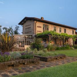 Olimagio Farm Stay with animals and 25m pool, beach at cycling distance, khách sạn ở Pietrasanta