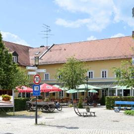 Hotel zum Alten Wirt, hotel en Langenbach