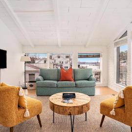 Riverside Suites - Unit A: Saugatuck şehrinde bir otel