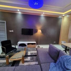 Résidence Schilo - appartement équipé avec piscine privée et rooftop, hôtel à Abomey-Calavi