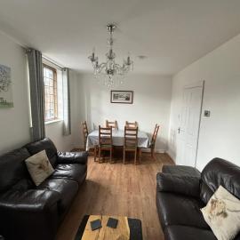 Bakewell - Large Town House in the centre of town