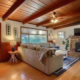 Blue Door Cottage 12 miles to Yosemite Bbq, hotel u gradu Oakherst