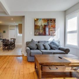 NEW! Boston Condo Near MBTA, 3 Mi to Fenway! (U2), hotel v destinácii Boston