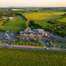 Kettles Country House Hotel, hotel di Swords