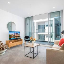 Doncaster Nook - Cosy Comfort with Heated Pool, hotel in Melbourne