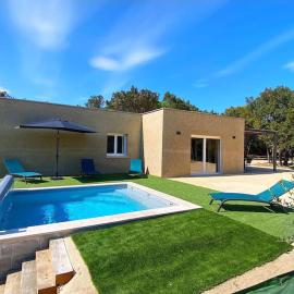Villa 120m2 accès PMR piscine chauffée et jacuzzi