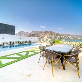 Special Offer with Chilled-Heated Pool & Ocean Views by Deluxe Holiday Homes