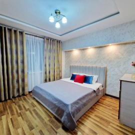 Просторная 3 комнатная квартира, hotel di Taraz
