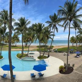 Beachfront Luxury 2 Bedroom at Wyndham Rio Mar, PR, hotel en Luquillo
