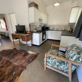The Stables, Central Garden Cottage in Howick - Fastest WiFi in Howick