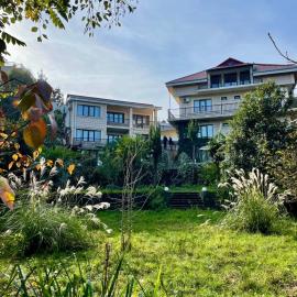 SV Hotel Batumi, готель у місті Махінджаурі