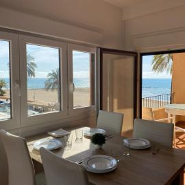 Apartamento frente al Mediterraneo, hotel in Torreblanca