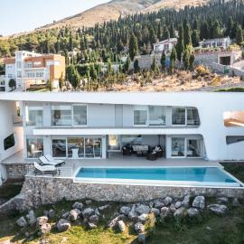 Exclusive Lake Villa by PikHost, hotel a Široka
