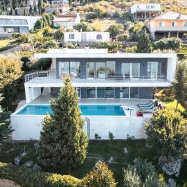 Sunrise - The Twin Villa by PikHost, hotel in Shirokë