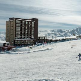 Departamentos ALOJAMIENTO OFICIAL GRAN PARADOR ski in - out, Centro de Ski El Colorado, Farellones - Único con descuentos en servicios del Centro de Ski, Hotel in Farellones