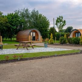 Willow Farm Glamping, hotel in Chester
