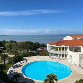 Les Terrasses de Fort Boyard, מלון בפוראס