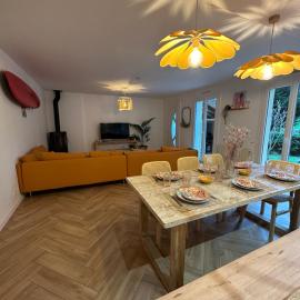 Rainbow Houses, hotel in Perros-Guirec