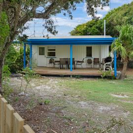 The Shack Rainbow Beach - Pets Welcome - Fully Fenced - Close to Beach, готель у місті Рейнбоу-Біч