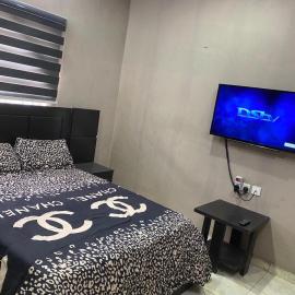 DIVINE VILLA AND RESORTS HOTEL GUEST House 15 mins Near Michael Okpara University Sam Mbakwe Airport, hotel i Umuhu