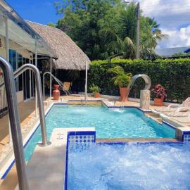 Villa Marfelia Spa, hotel u gradu 'Ricaurte'