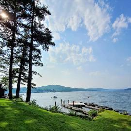 Winnipesaukee Lakefront w/ Dock, hotel a Laconia